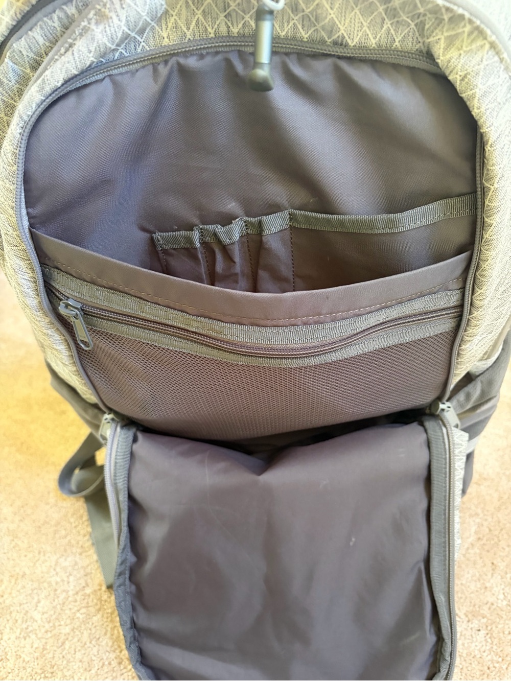 BURTON Backpack – Excellent Condition - Picture 11 of 12